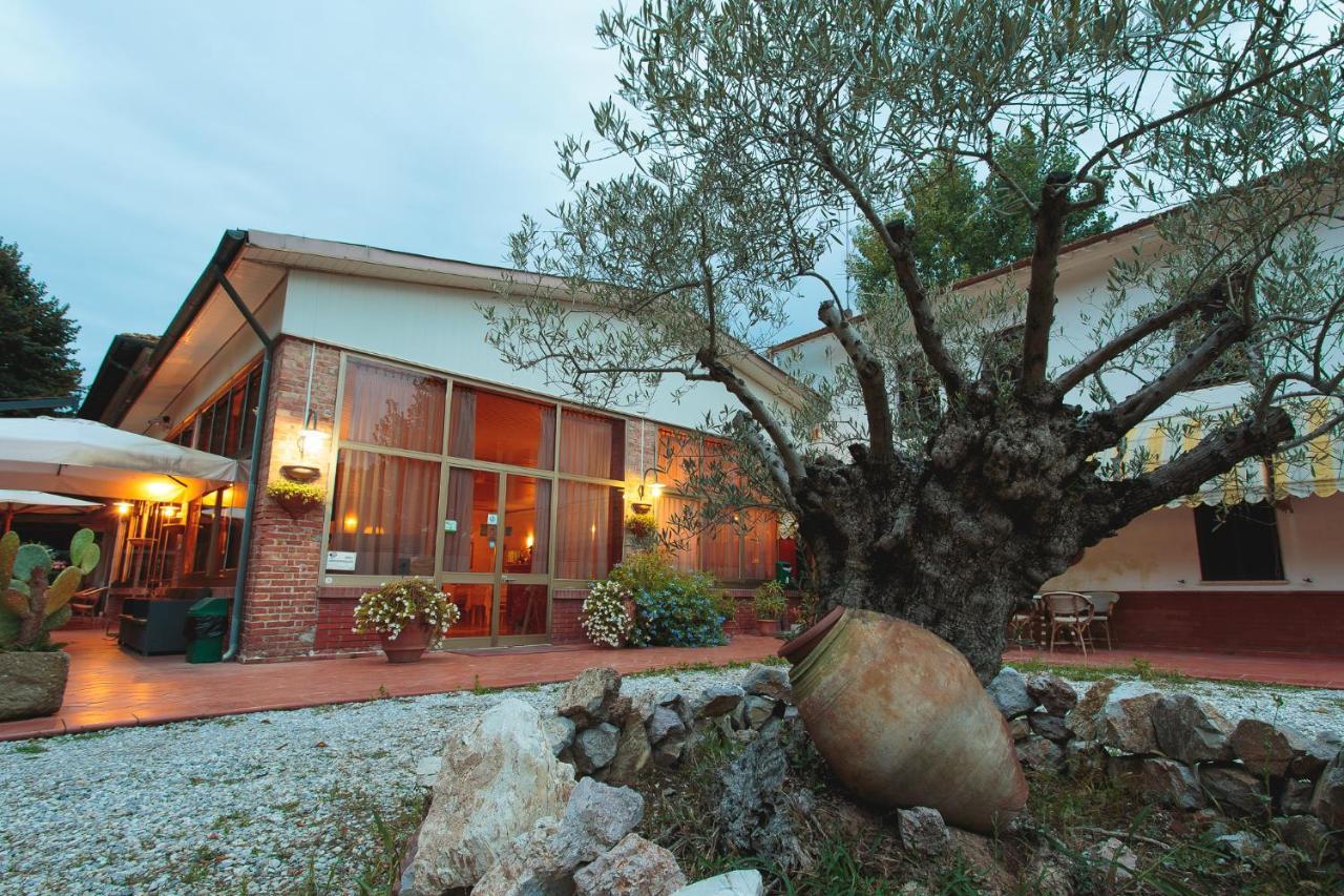 Hotel Giuly Torre del Lago Puccini Eksteriør bilde